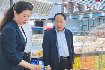 石董慰問(wèn)  鼓舞士氣潤人心；齊心協(xié)力  鼓足干勁創(chuàng  )業(yè)績(jì)